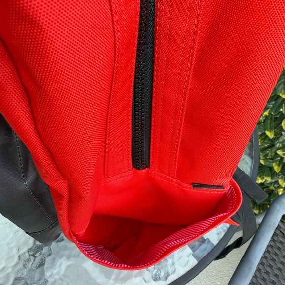 ✨Host pick✨Herschel Supply Company Red and Gray Backpack NWOT - Picture 5 of 9